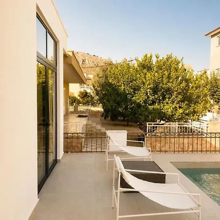 Villa Papamanolis House *