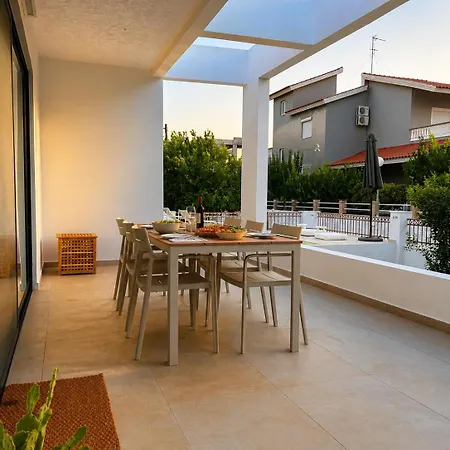 Papamanolis House Villa