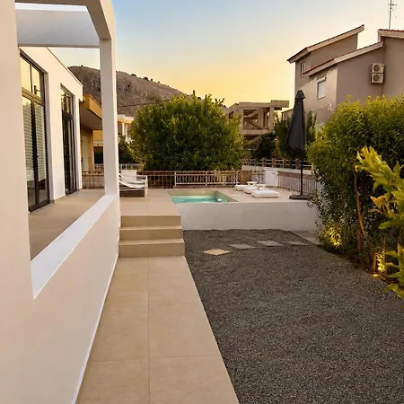 Papamanolis House *